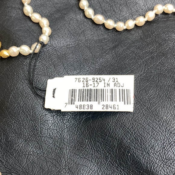 ANNE KLEIN Pearl Necklace w/Genuine Cubic Zirconia Gold tone AK Lion Pendant - Picture 9 of 9